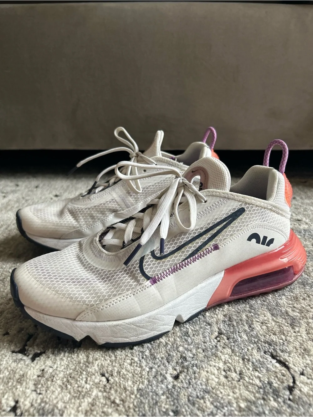 Nike Air Max 2090 Size 6Y